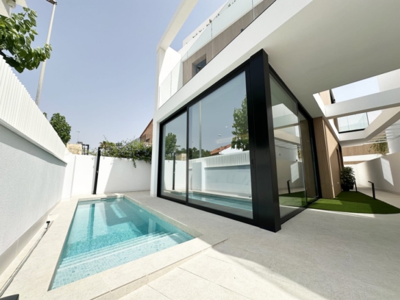 Imagen 1 de Casa-Chalet en Venta en Torre De La Horadada Alicante