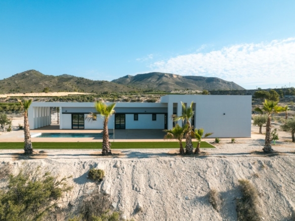 Imagen 4 de Casa-Chalet en Venta en Pinoso Alicante