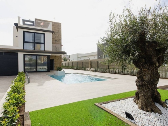 Imagen 1 de Casa-Chalet en Venta en Dehesa De Campoamor Alicante
