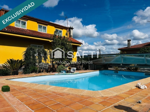 Imagen 2 de Chalet unifamiliar a 2km de A Estrada con piscina cubierta