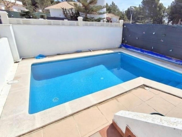 Imagen 1 de CASA GRANDE Y TRANQUILA A 5 MINUTOS DE LA PLAYA