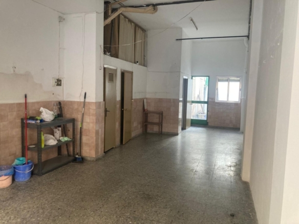 Imagen 3 de LOCAL COMERCIAL EN ALQUILER EN ZONA DOCTOR FEDRIANI