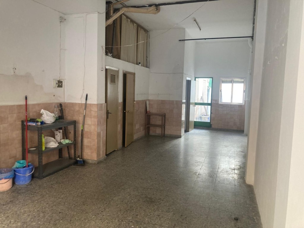Imagen 3 de LOCAL COMERCIAL EN ALQUILER EN ZONA DOCTOR FEDRIANI