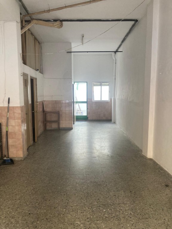 Imagen 4 de LOCAL COMERCIAL EN ALQUILER EN ZONA DOCTOR FEDRIANI