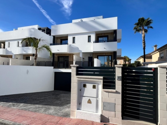 Imagen 1 de Adosada en Venta en Benferri Alicante