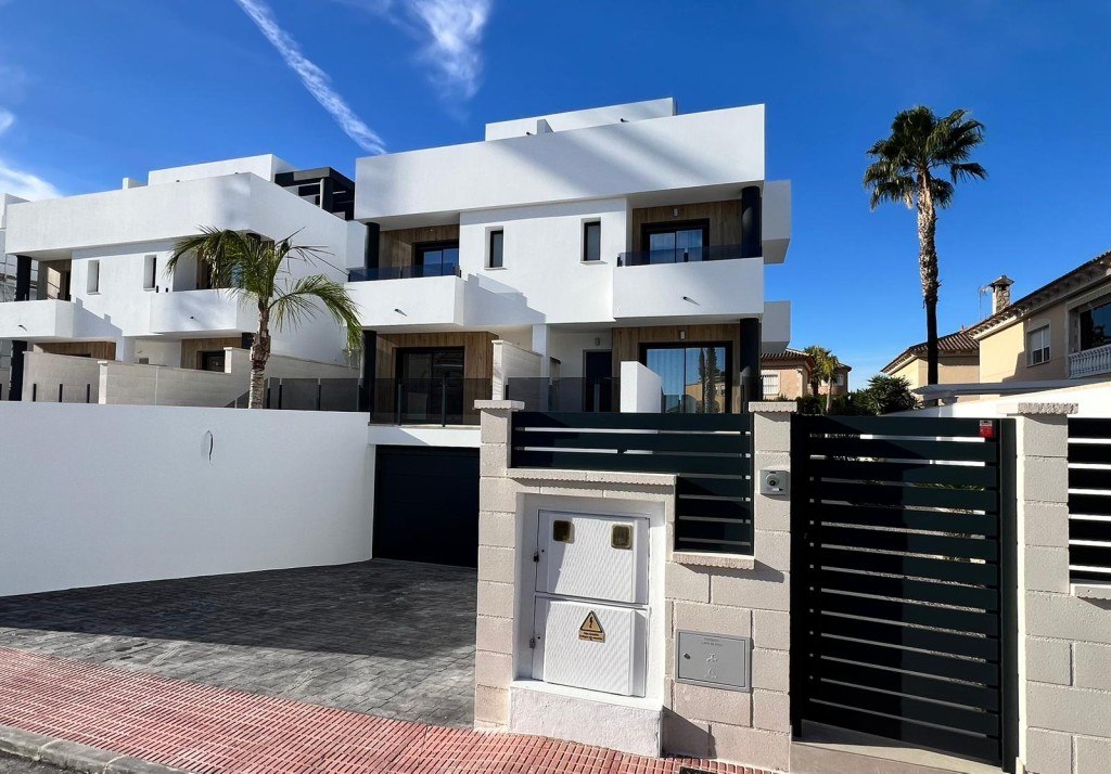 Imagen 1 de Adosada en Venta en Benferri Alicante
