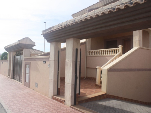Imagen 1 de Adosada en Venta en Torrevieja Alicante