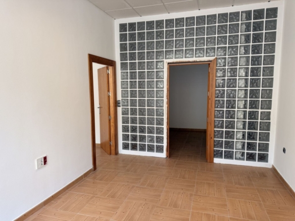 Imagen 2 de Local comercial en Alquiler en San Roque Cádiz