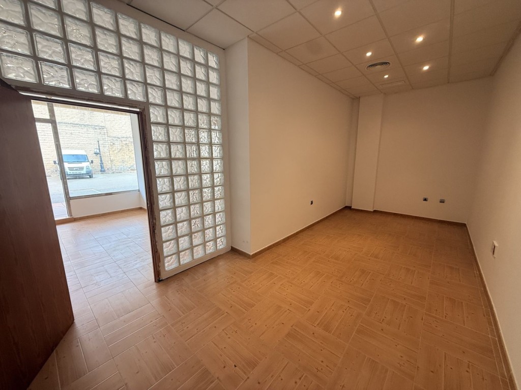 Imagen 4 de Local comercial en Alquiler en San Roque Cádiz