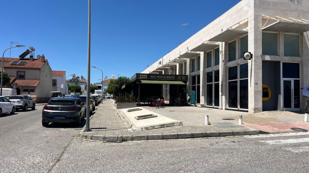 Imagen 2 de ¡OPORTUNIDAD DE VENTA! Magnífico bar en pleno corazón de Sevilla Este