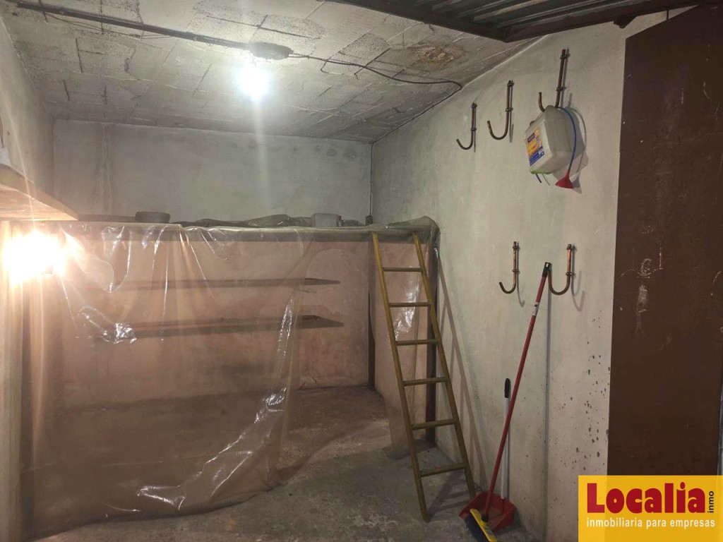 Imagen 4 de Venta plaza de garaje cerrada en Torrelavega