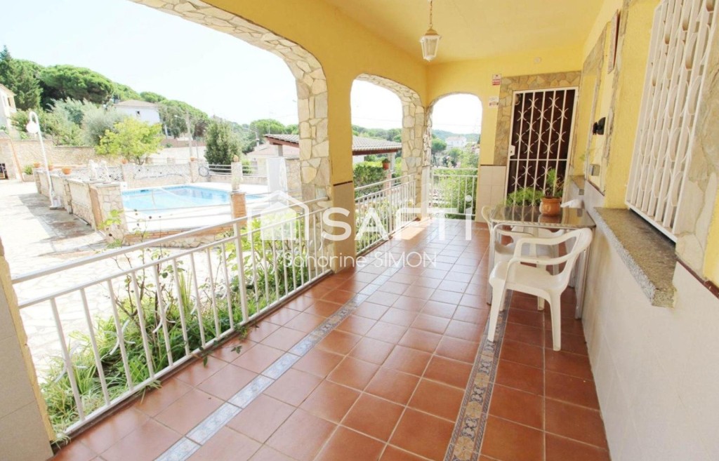 Imagen 4 de Preciosa y cómoda casa con mucho encanto de una sola planta con piscina y terreno totalmente plano!