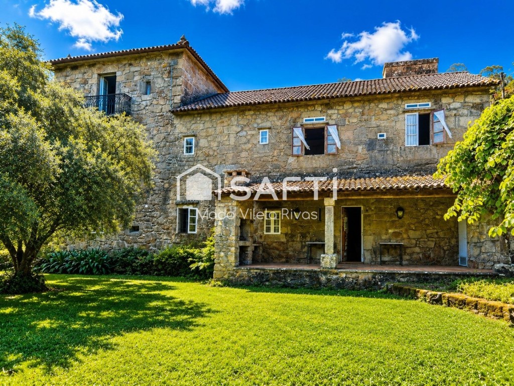 Imagen 1 de Casona histórica del siglo XVIII con alma señorial y valor patrimonial único.