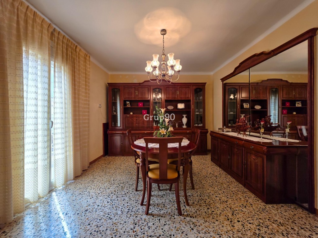 Imagen 2 de Espectacular casa de 567 m2 con infinitas posibilidades en Almenar