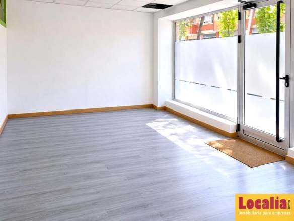 Imagen 2 de Local en alquiler en Torrelavega