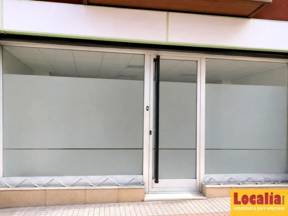 Imagen 1 de Local en alquiler en Torrelavega