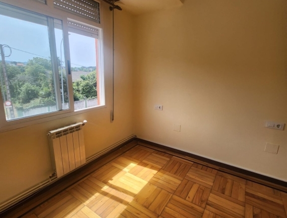Imagen 4 de Piso en Venta en Naron La Coruña Ref: 438369