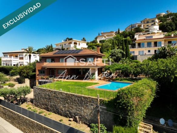 Imagen 1 de Villa Palau Saverdera con 5 habitaciones y piscina
