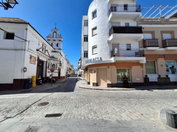 Imagen 2 de EDIFICIO EN VENTA EN SANLÚCAR DE BARRAMEDA (CÁDIZ)