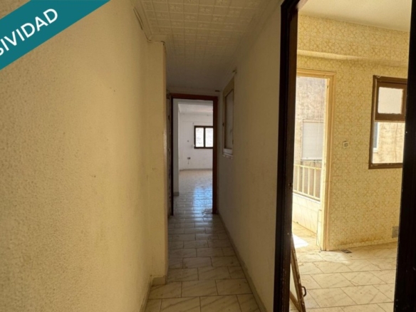 Imagen 2 de PISO CON MUCHAS POSIBILIDADES JUNTO A LA PLAZA DE TOROS DE ELDA – CREA EL HOGAR QUE SIEMPRE HAS QUERIDO