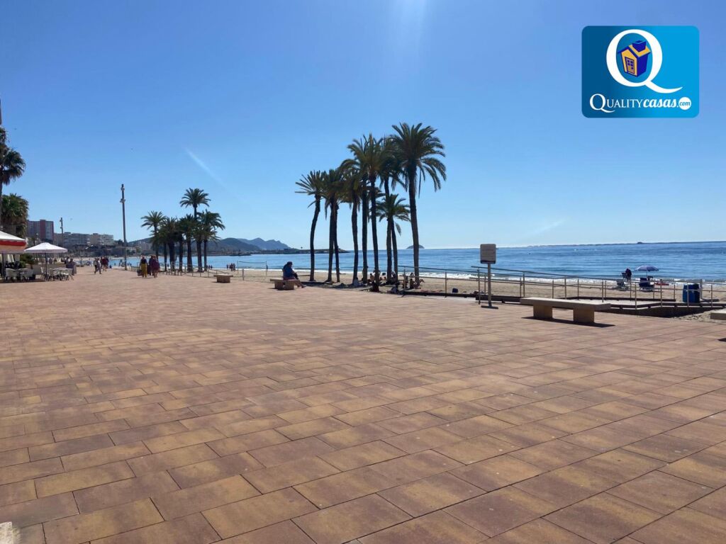 Imagen 3 de Casa-Chalet en Venta en Villajoyosa Alicante Ref: 36103R