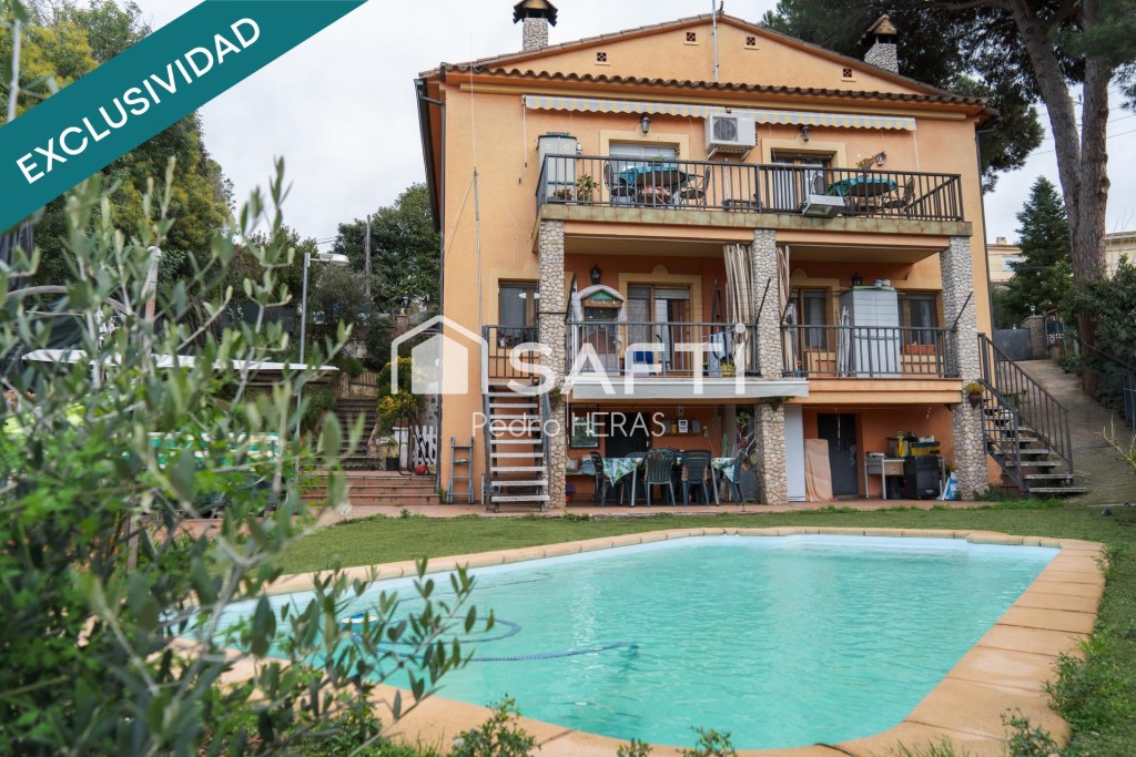 Imagen 2 de Dos casas apareadas independientes con piscina.