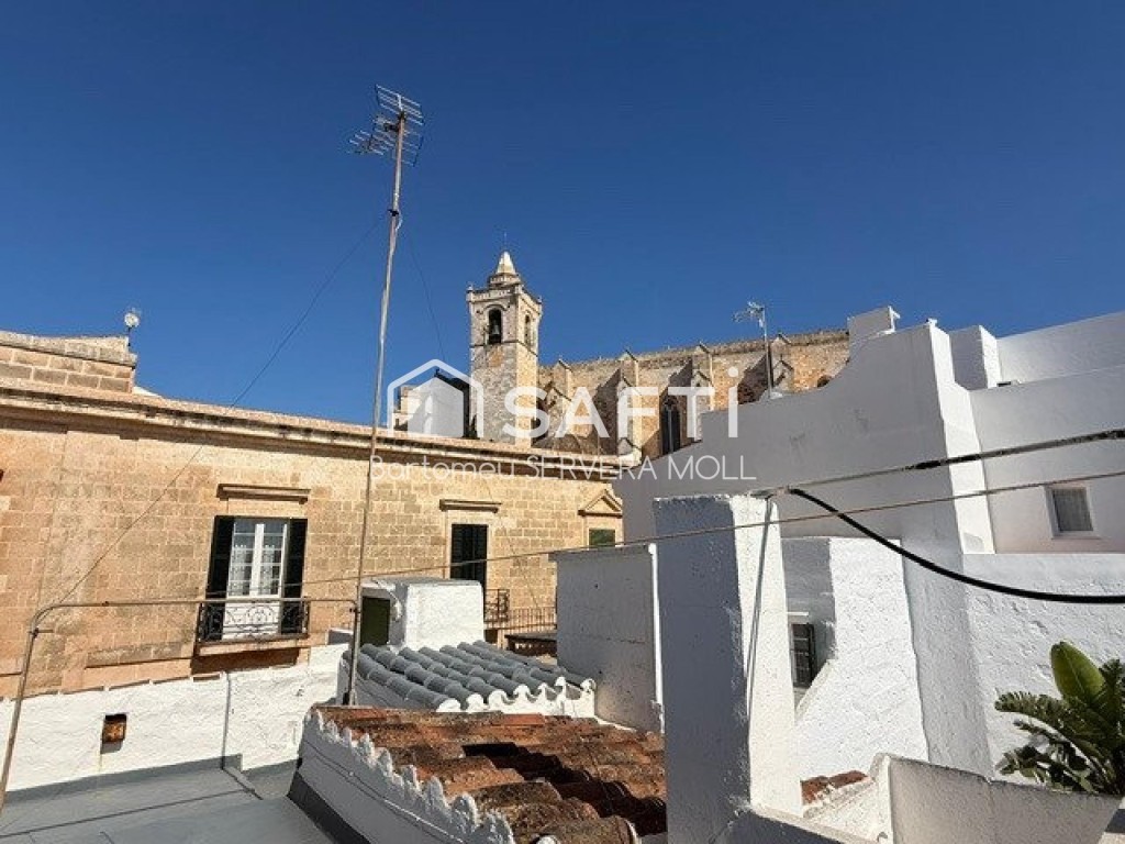 Imagen 2 de Una joya señorial en el corazón histórico de Ciutadella de Menorca.