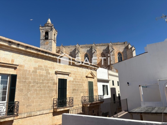 Imagen 1 de Una joya señorial en el corazón histórico de Ciutadella de Menorca.