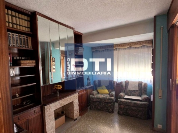 Imagen 2 de Se vende amplio piso de 156 m² junto a la Catedral de Albacete