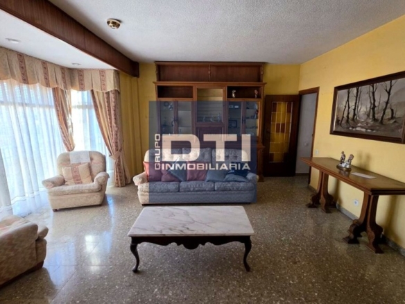 Imagen 3 de Se vende amplio piso de 156 m² junto a la Catedral de Albacete