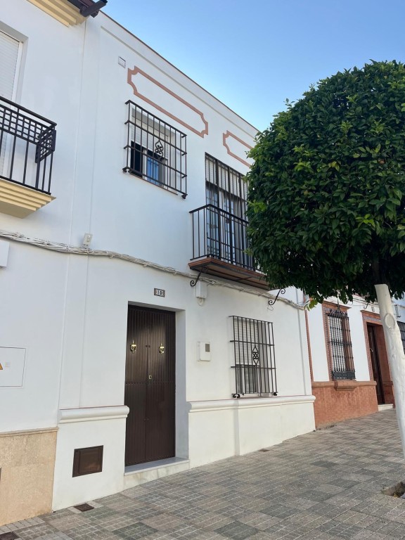 Imagen 1 de Magnífica casa de pueblo en el centro de Carrión de los Céspedes!!!