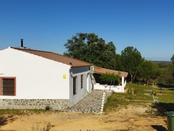 Imagen 4 de Magnífica finca rústica en El Ronquillo!!!