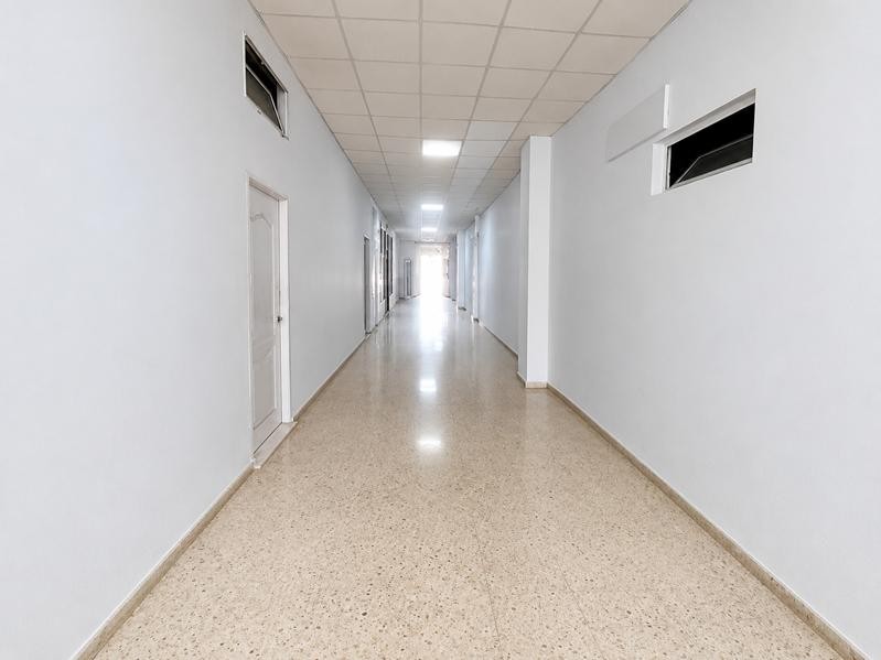 Imagen 1 de EN ALQUILER LOCAL DE MAS DE 58 METROS CONSTRUIDOS CON VENTILACION