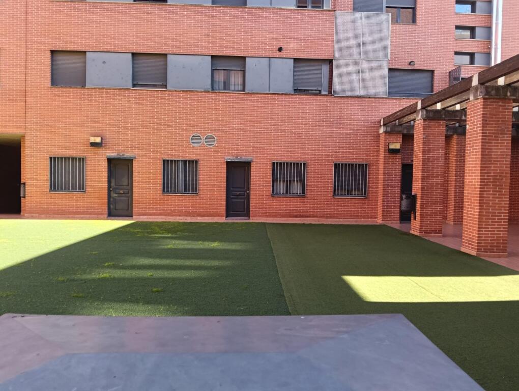 Imagen 3 de Amplio Local Comercial en Fuenmayor - Oportunidad Única