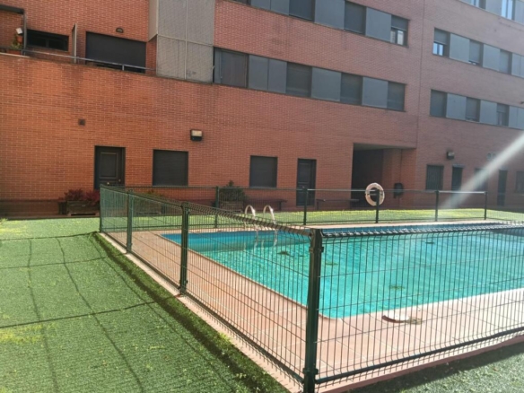 Imagen 1 de Amplio Local Comercial en Fuenmayor - Oportunidad Única