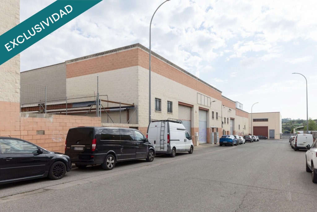 Imagen 1 de ? NAVE INDUSTRIAL EN EXCELENTE UBICACIÓN – PLA DE LA BRUGUERA – CASTELLAR DEL VALLÈS