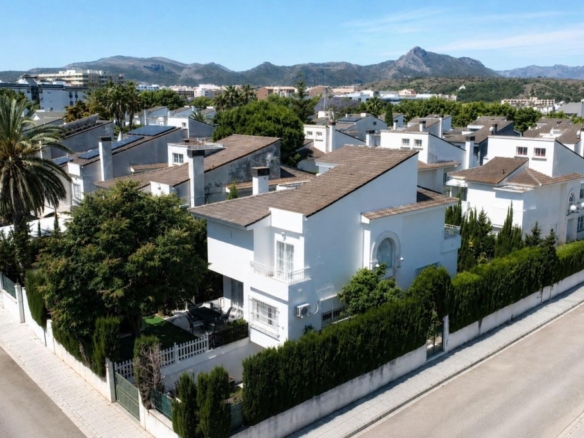 Imagen 1 de Amplio chalet familiar en park nord