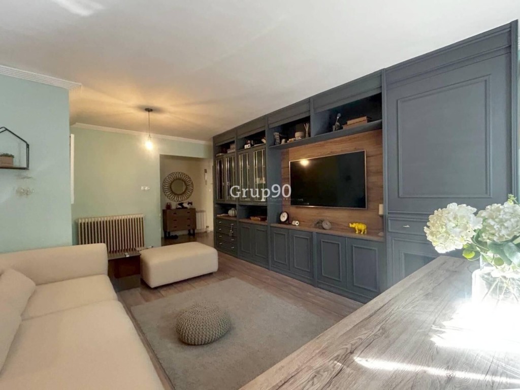 Imagen 2 de ¡VIVE EN EL CORAZÓN DE CAPPONT! Piso semireformado de 3 habitaciones + despacho ✨