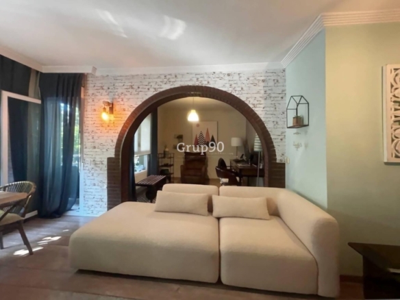 Imagen 3 de ¡VIVE EN EL CORAZÓN DE CAPPONT! Piso semireformado de 3 habitaciones + despacho ✨