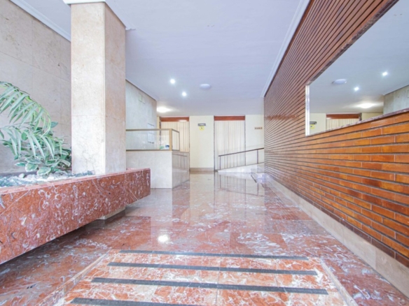 Imagen 3 de PISO CON GRAN POTENCIAL EN REINA MERCEDES