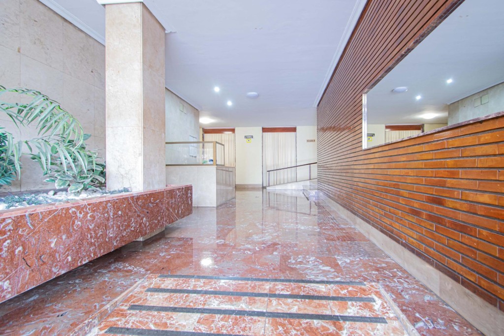 Imagen 3 de PISO CON GRAN POTENCIAL EN REINA MERCEDES