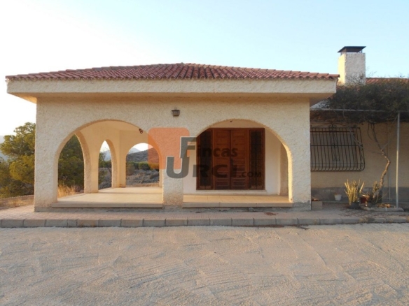 po-1266019-imagen - El Club del Propietario Imagen 1 de Encantadora vivienda con amplia parcela en un entorno natural privilegiado