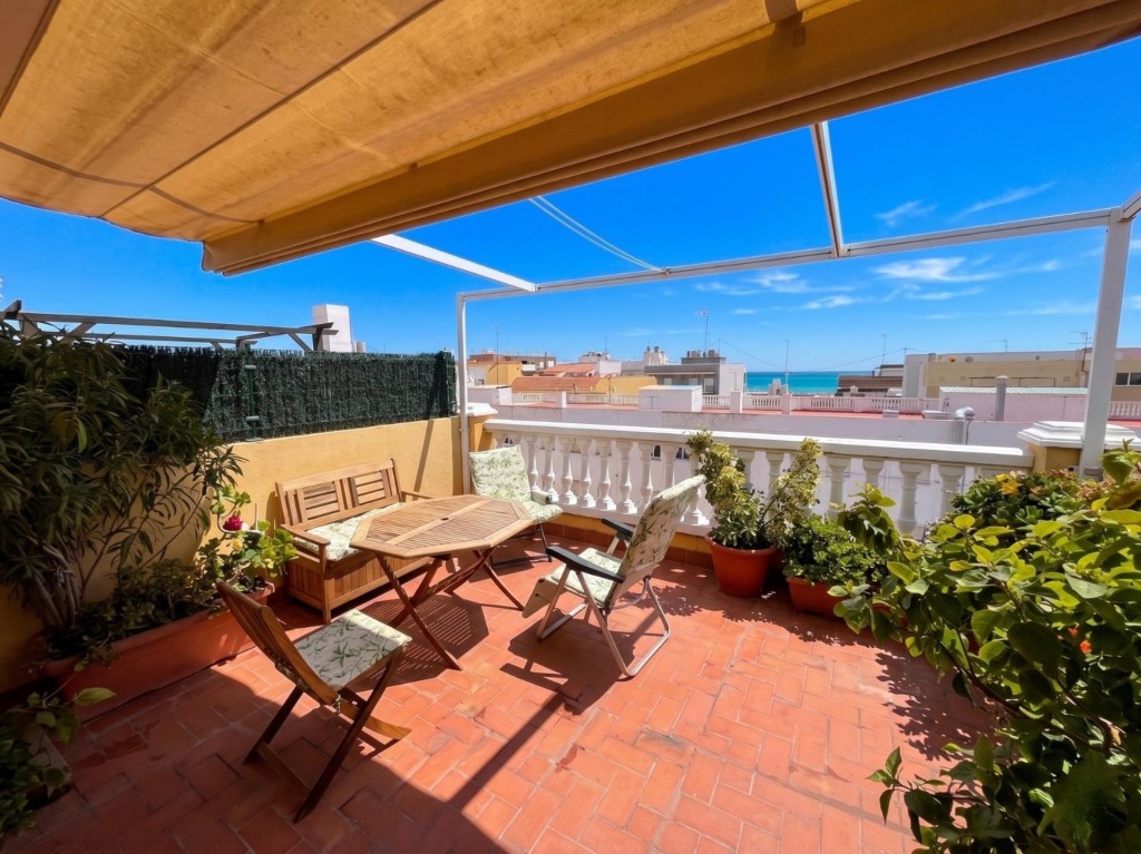 Imagen 1 de Espectacular apartamento con terraza privada y vistas al mar en Playa de Moncofa