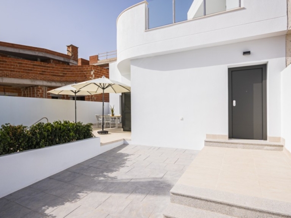 Imagen 2 de Adosada en Venta en Torrevieja Alicante