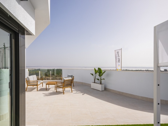 Imagen 3 de Adosada en Venta en Torrevieja Alicante