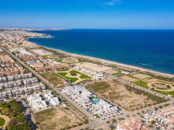 Imagen 2 de Casa-Chalet en Venta en Pilar De La Horadada Alicante