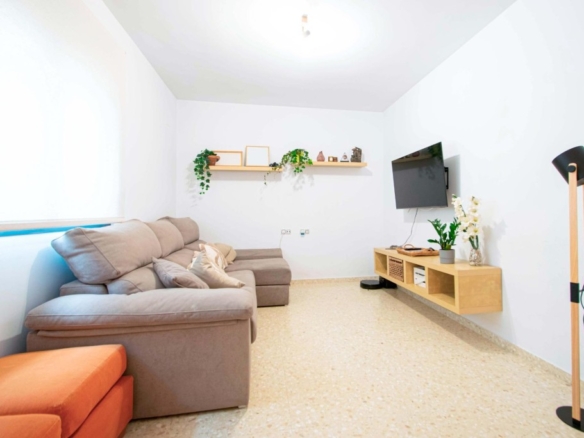Imagen 3 de Bonita vivienda adosada en Villanueva del Ariscal con patio y garaje!!!
