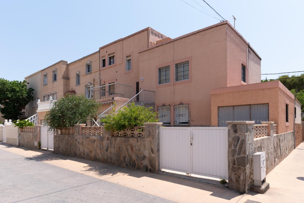 Imagen 3 de VIVIENDA EN CIUDAD JARDIN