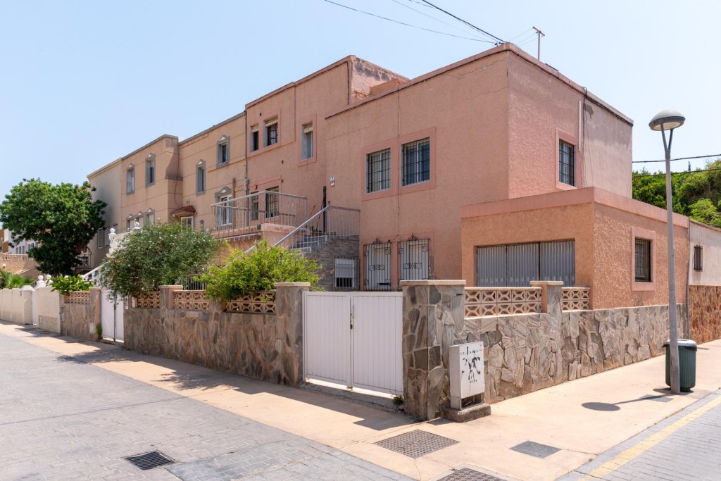 Imagen 1 de VIVIENDA EN CIUDAD JARDIN