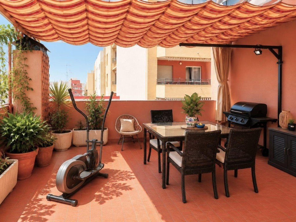Imagen 2 de Exclusivo semiático con espectacular terraza junto a Gran Vía – Alicante